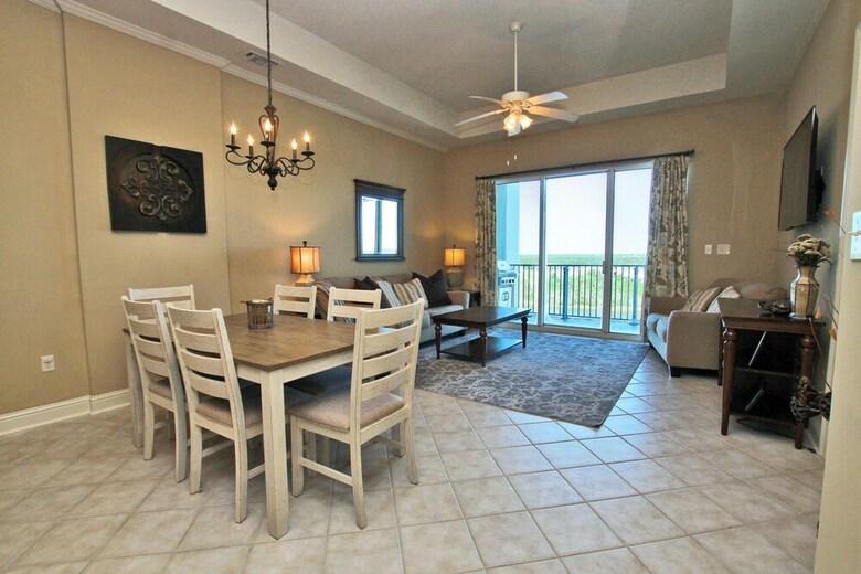 Wharf By Youngs Suncoast