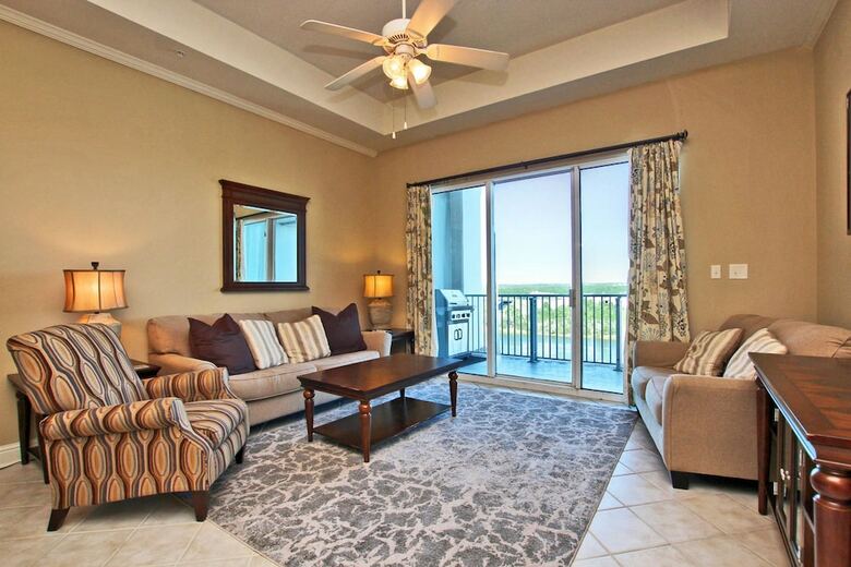 Wharf By Youngs Suncoast