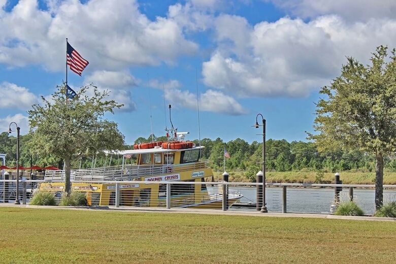 Wharf By Youngs Suncoast