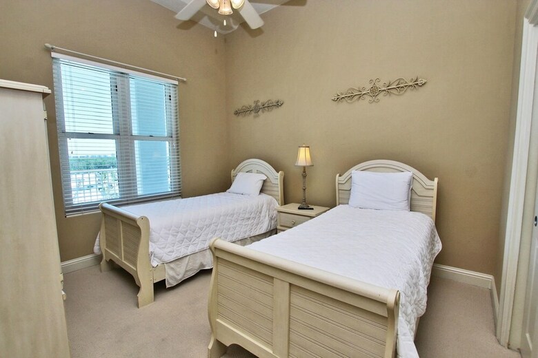 Wharf By Youngs Suncoast
