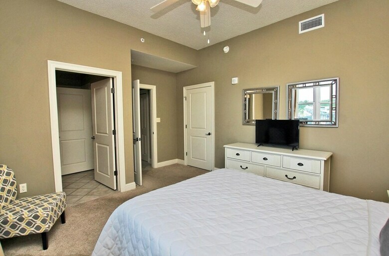 Wharf By Youngs Suncoast
