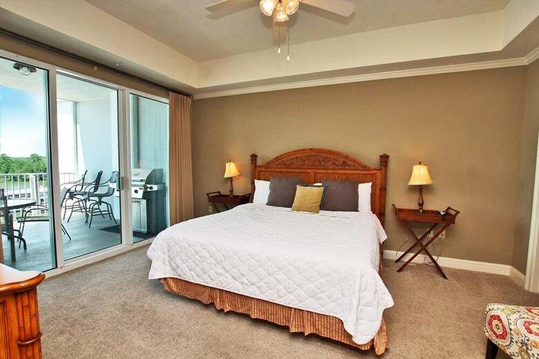Wharf By Youngs Suncoast