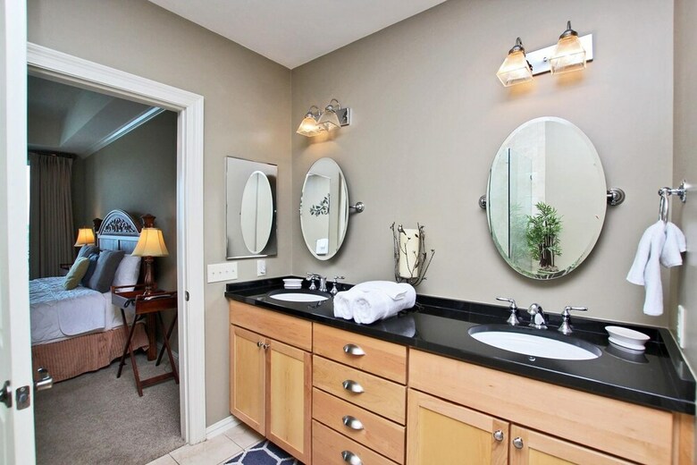 Wharf By Youngs Suncoast