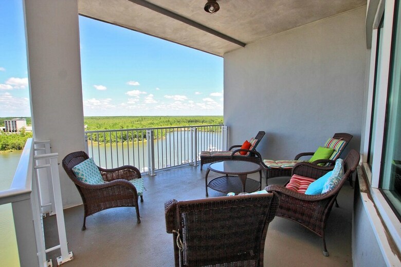 Wharf By Youngs Suncoast