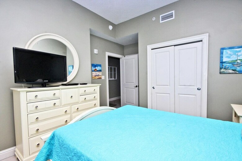 Wharf By Youngs Suncoast
