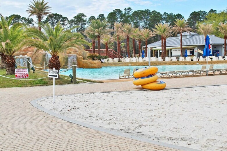 Wharf By Youngs Suncoast