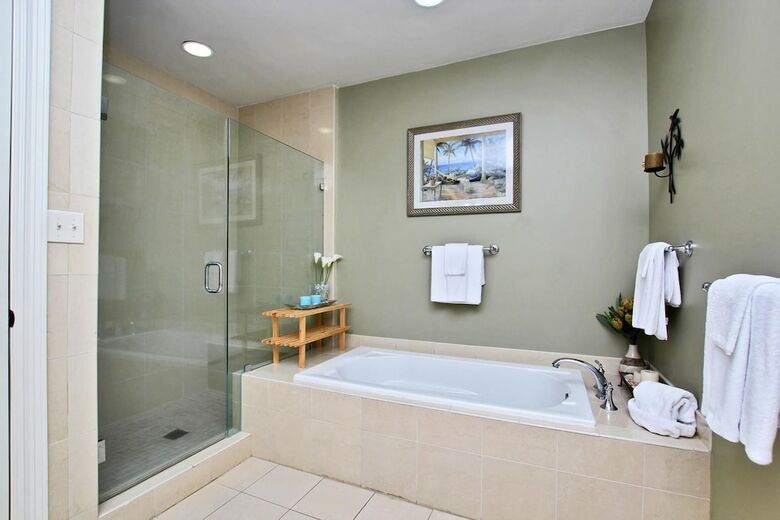 Wharf By Youngs Suncoast
