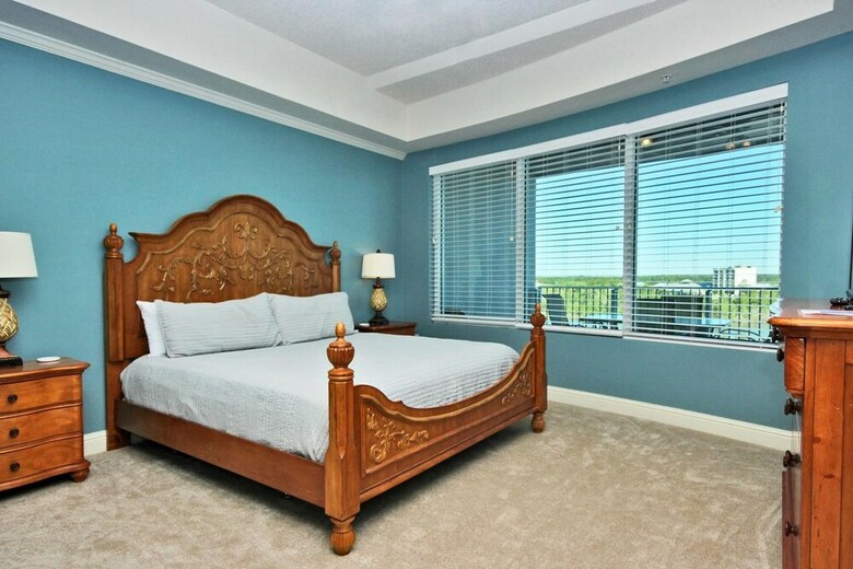 Wharf By Youngs Suncoast