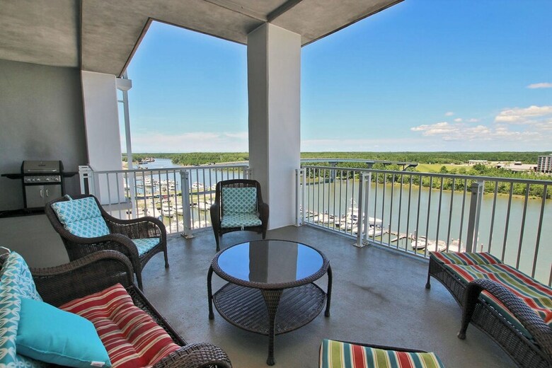 Wharf By Youngs Suncoast