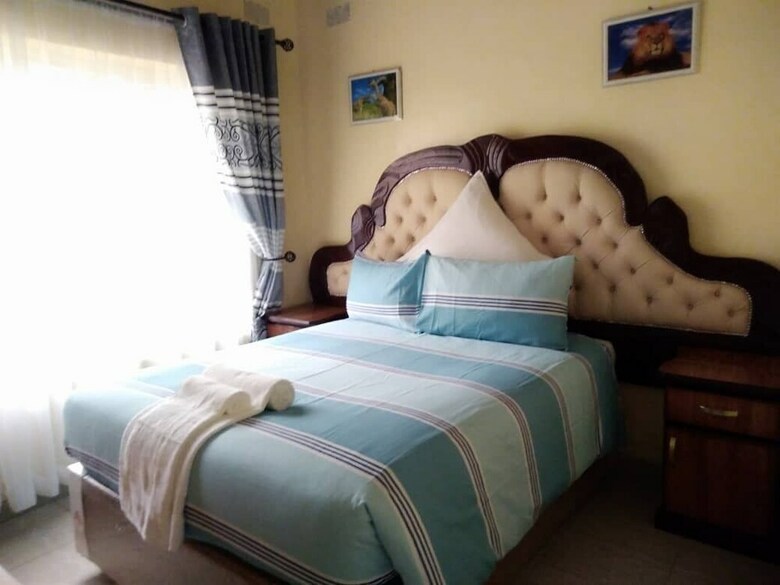 Hotel Crown Inn Guest House
