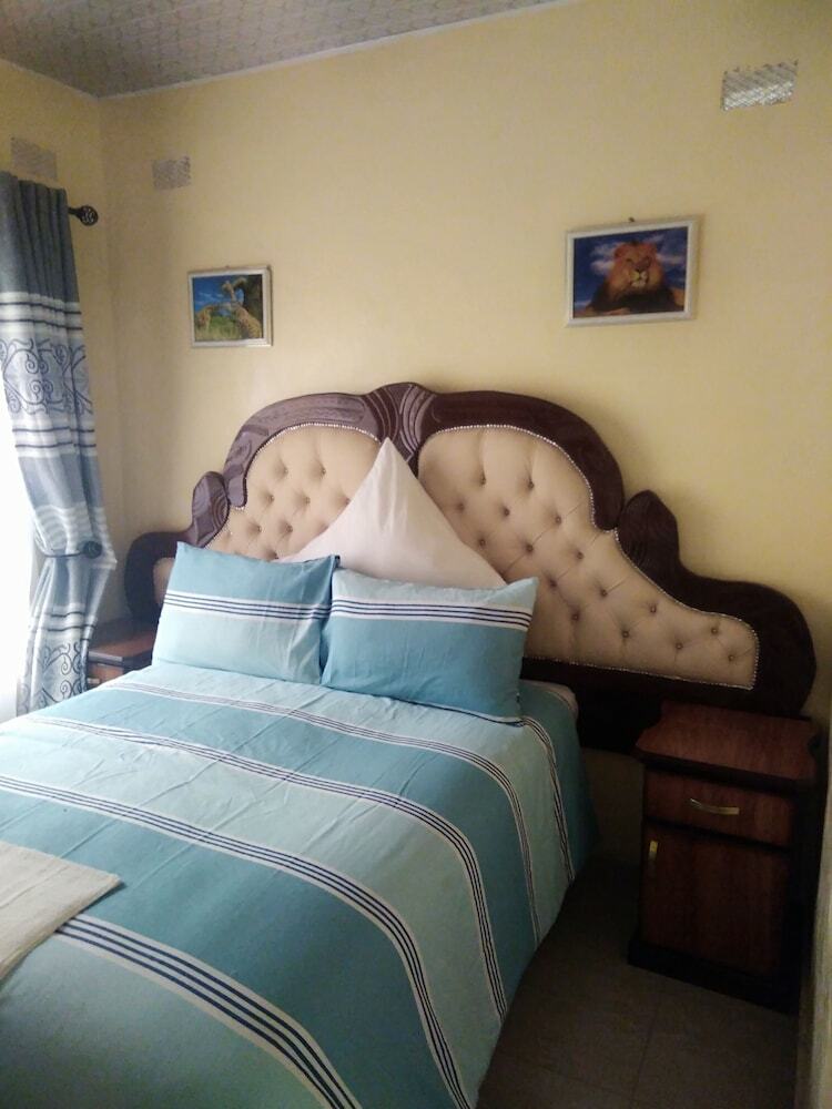 Hotel Crown Inn Guest House