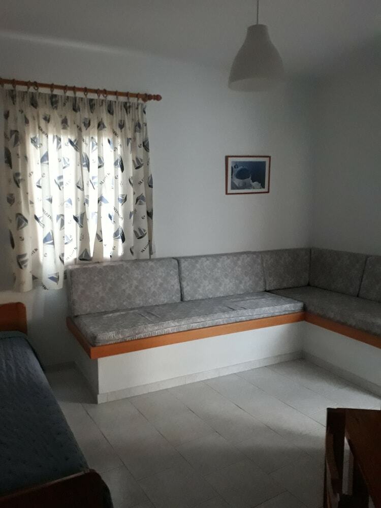 Aparthotel Holidays In Paros