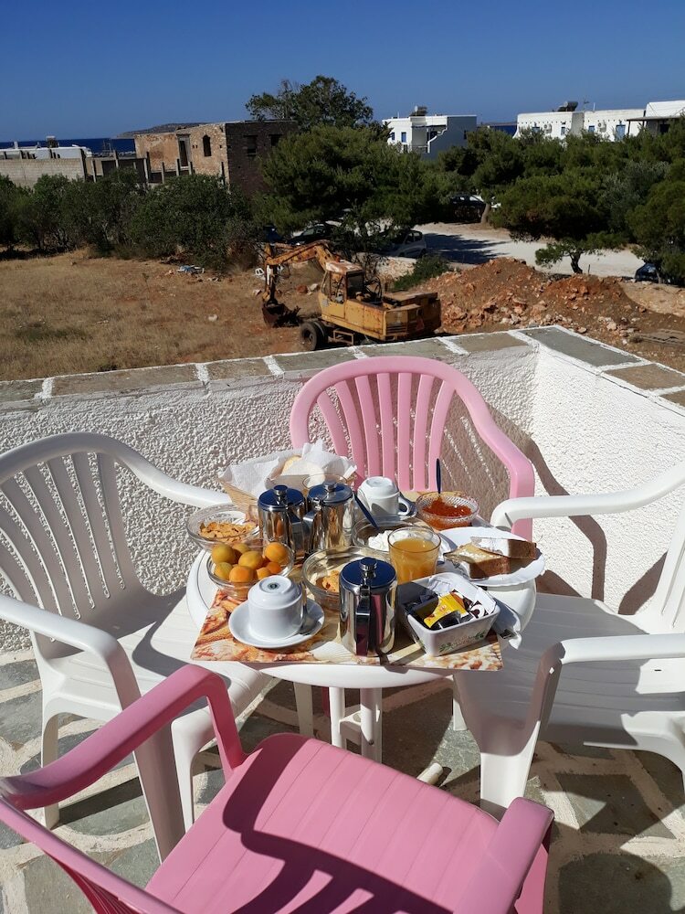 Aparthotel Holidays In Paros
