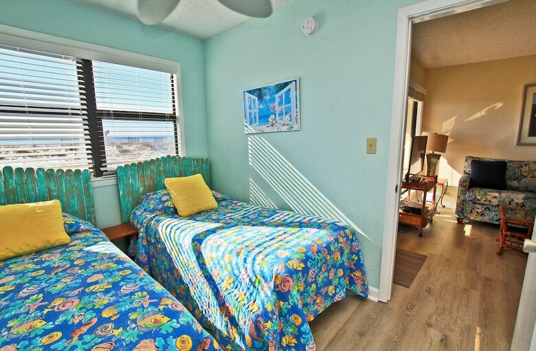 Island Shores By Youngs Suncoast