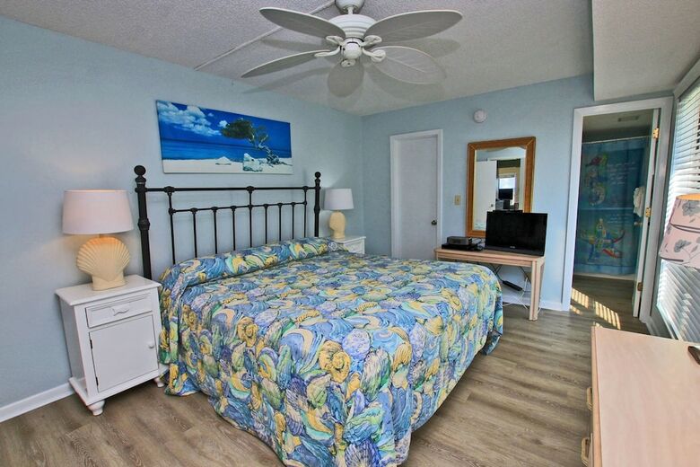Island Shores By Youngs Suncoast