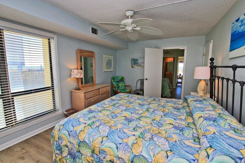Island Shores By Youngs Suncoast