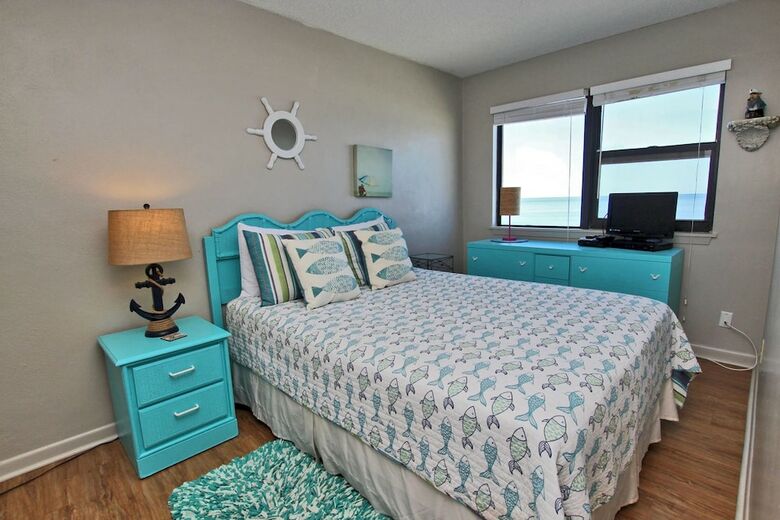 Island Shores By Youngs Suncoast