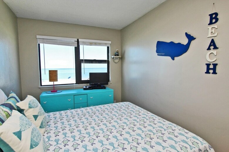 Island Shores By Youngs Suncoast