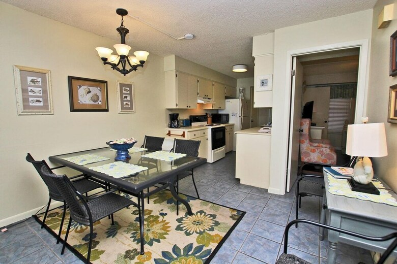 Island Shores By Youngs Suncoast