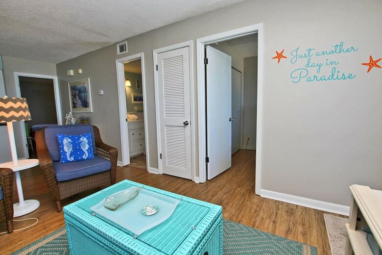Island Shores By Youngs Suncoast