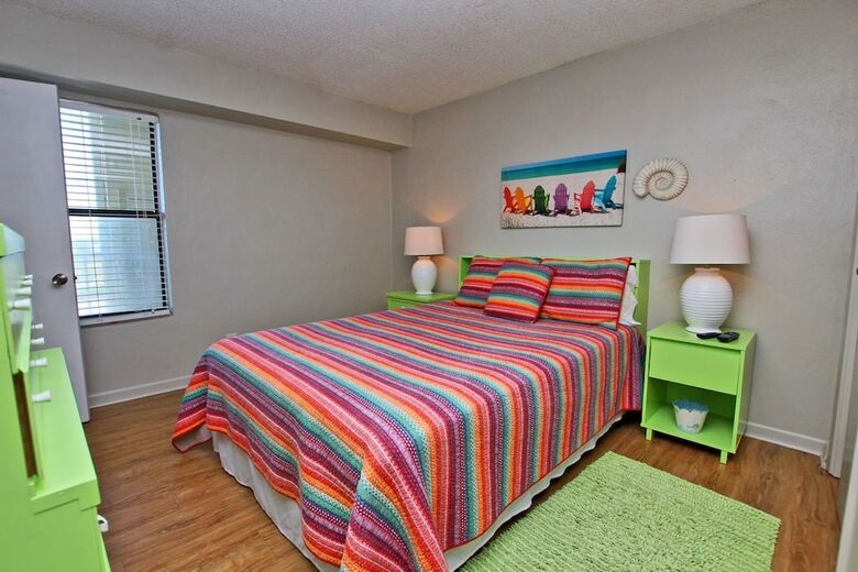 Island Shores By Youngs Suncoast