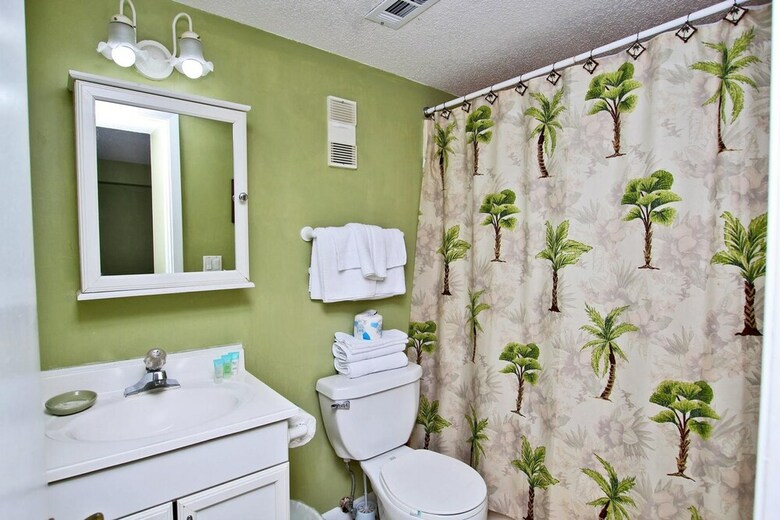 Island Shores By Youngs Suncoast
