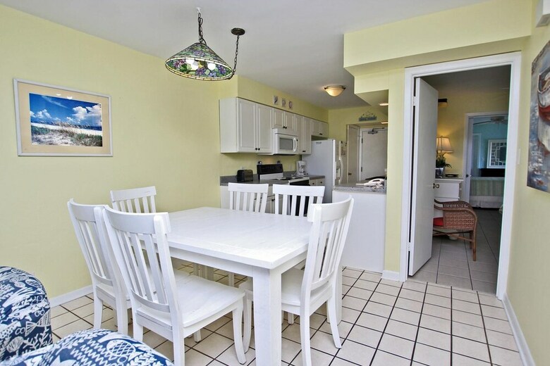 Island Shores By Youngs Suncoast
