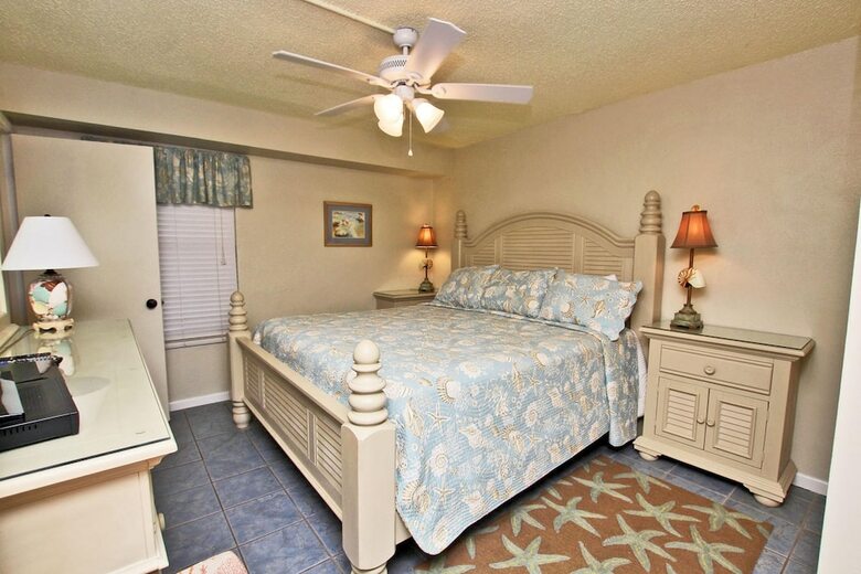 Island Shores By Youngs Suncoast