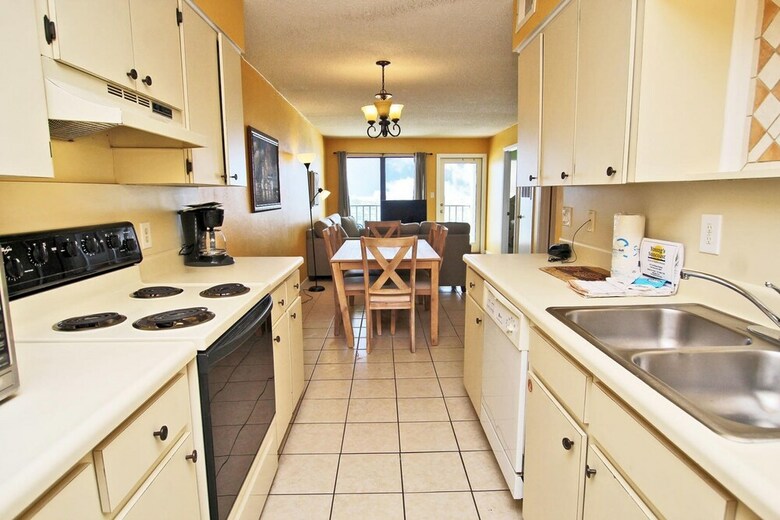 Island Shores By Youngs Suncoast