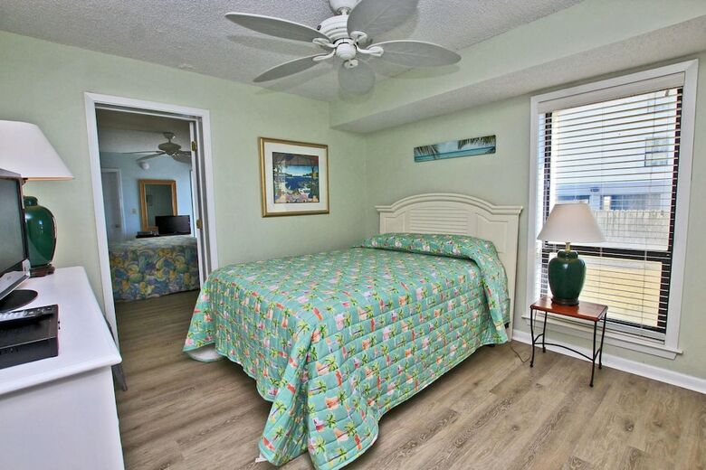 Island Shores By Youngs Suncoast