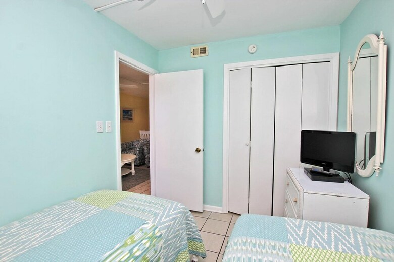 Island Shores By Youngs Suncoast
