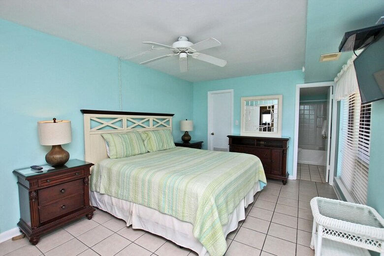 Island Shores By Youngs Suncoast