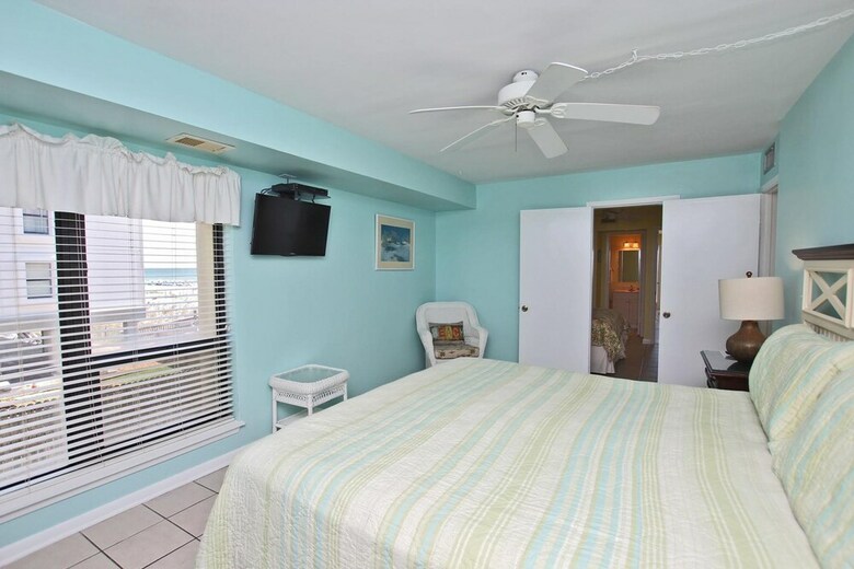 Island Shores By Youngs Suncoast
