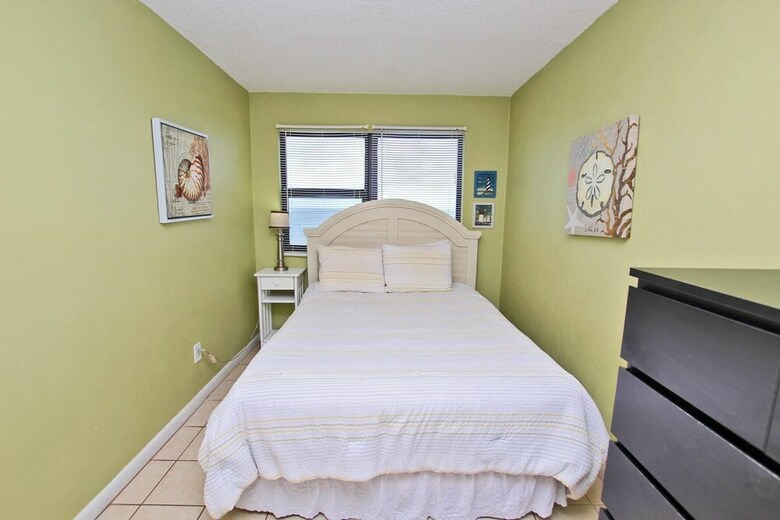Island Shores By Youngs Suncoast