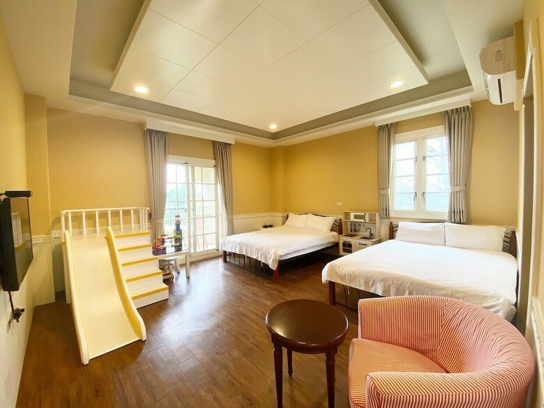 Hotel Isa Butterfly Kids Bnb