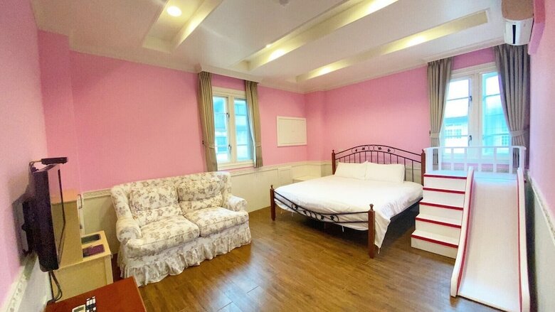 Hotel Isa Butterfly Kids Bnb