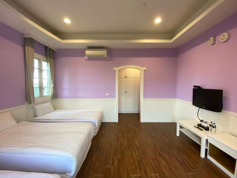 Hotel Isa Butterfly Kids Bnb