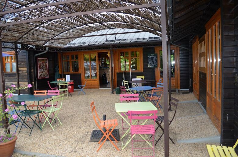 Roulottes Des Mon�di�res - Caravan Park
