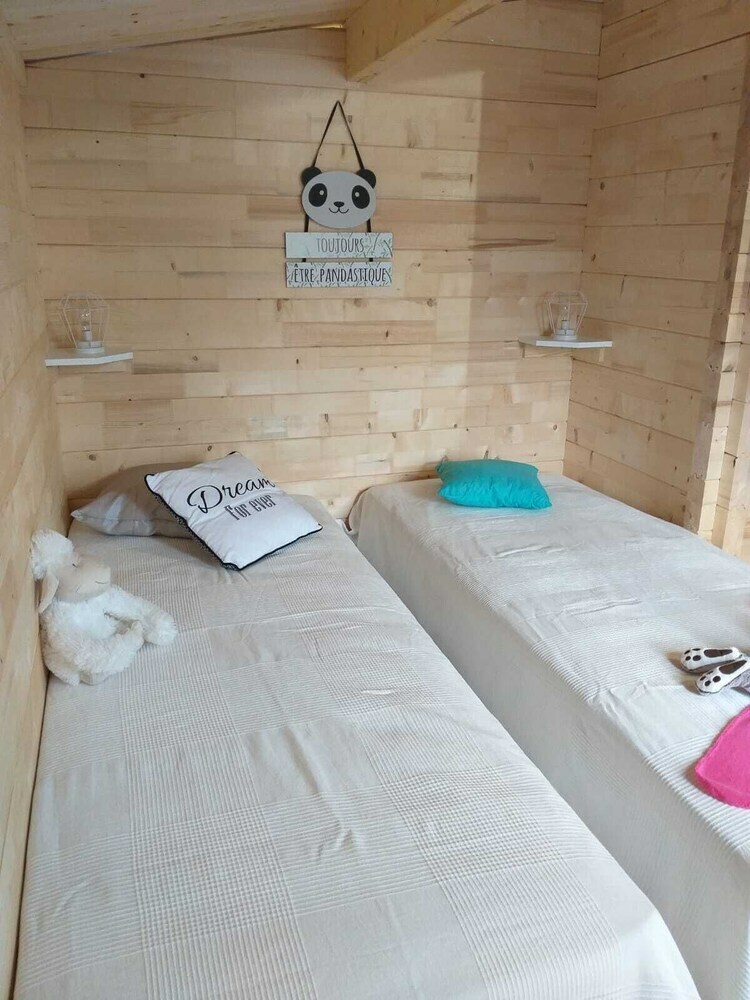 Roulottes Des Mon�di�res - Caravan Park