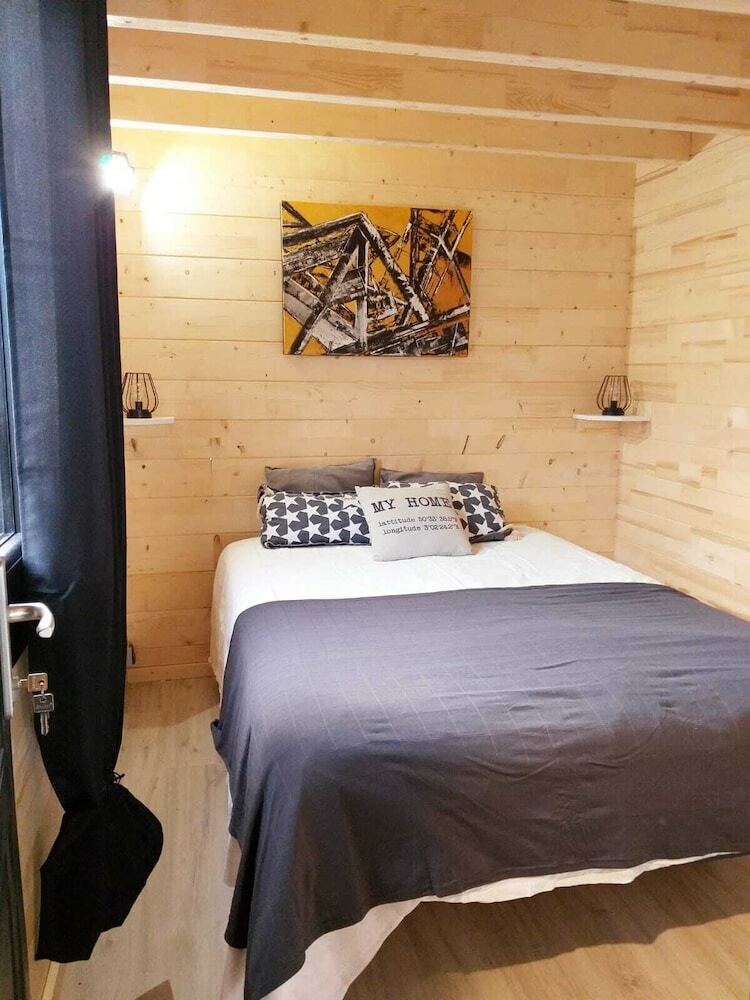 Roulottes Des Mon�di�res - Caravan Park