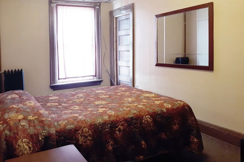 Hotel Holley Bradford