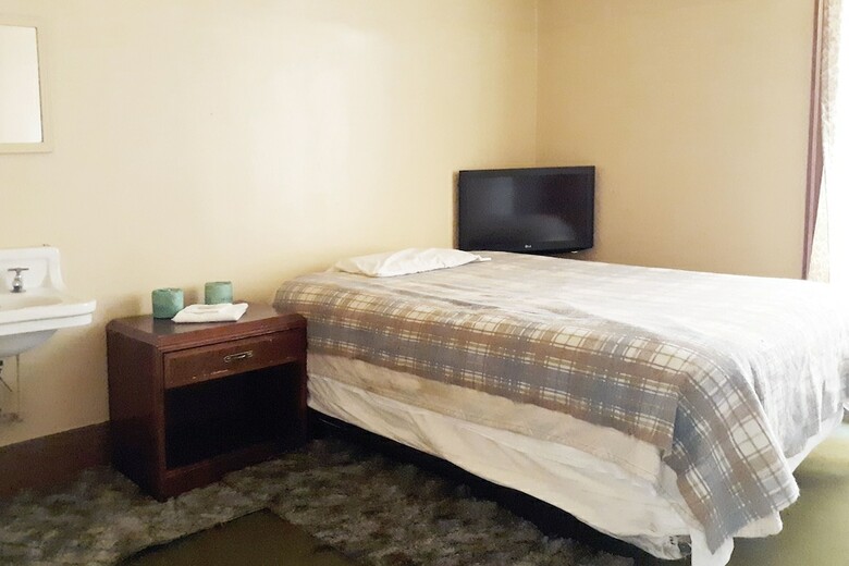 Hotel Holley Bradford