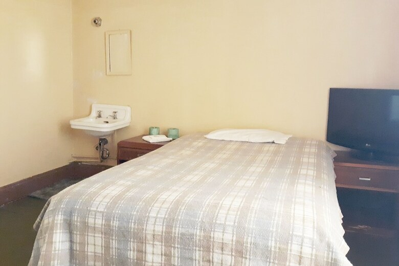 Hotel Holley Bradford