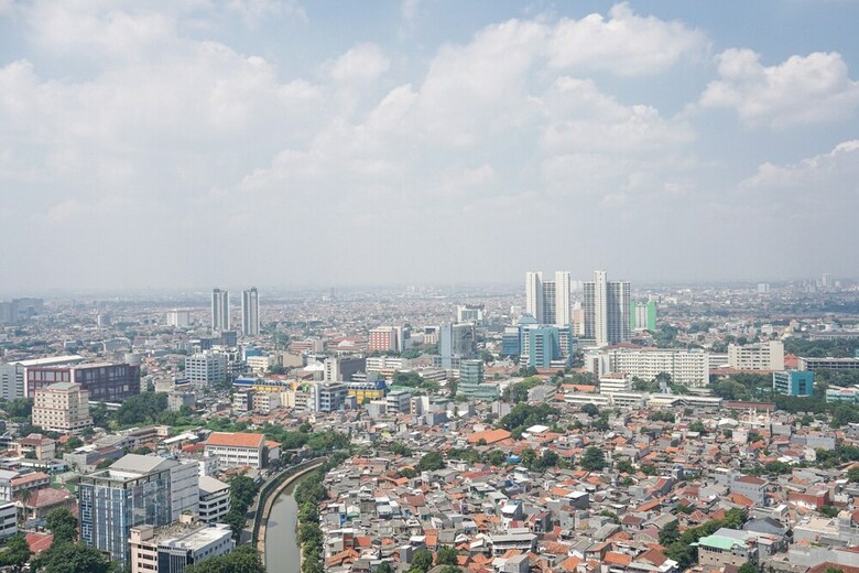Tranquil And Well Appointed Studio Apartment At Menteng Park