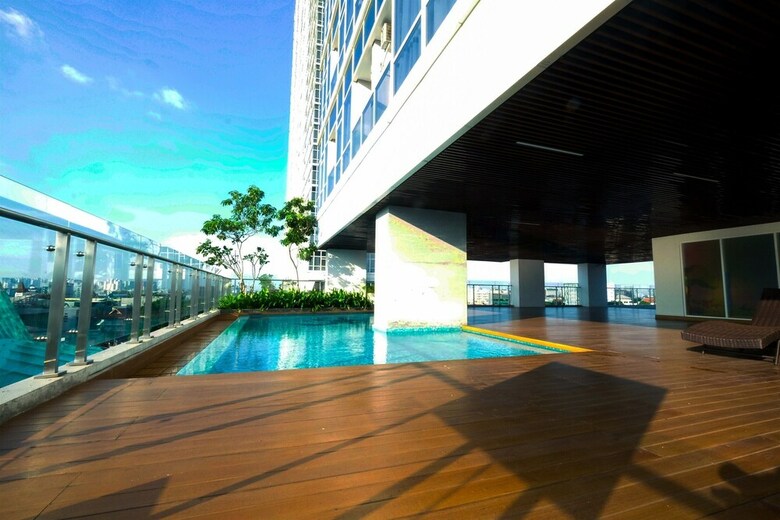 Modern And Functional 2br Menteng Park Apartment