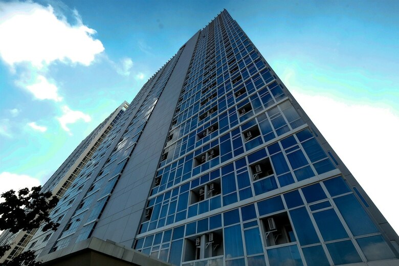 Minimalist And Homey Studio Menteng Park Apartment
