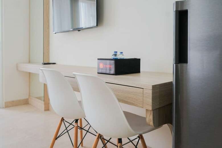 Minimalist And Homey Studio Menteng Park Apartment