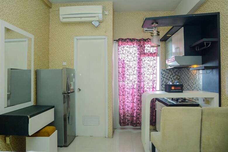 Cozy Studio Apartment At Grand Emerald Gading Nias Residences