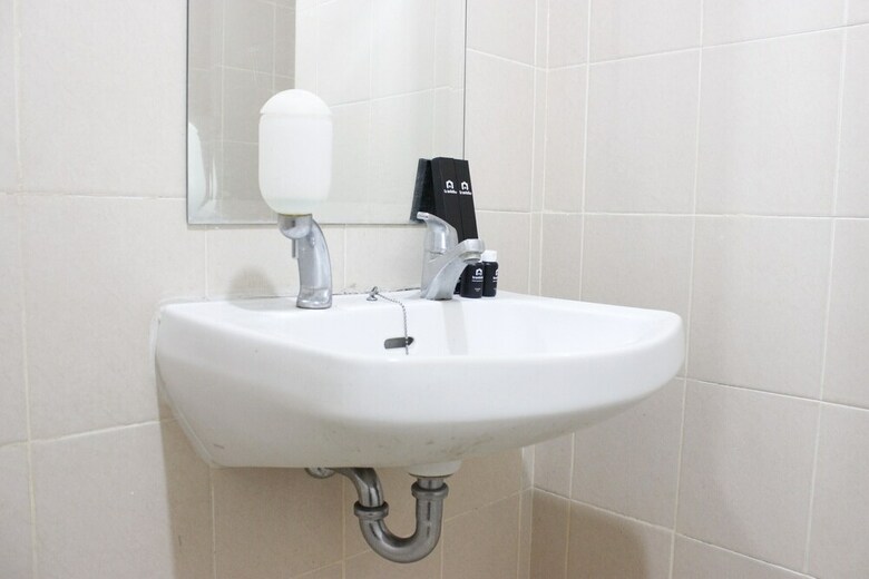 Comfortable 1br Apartment At Parahyangan Residence Near Unpar