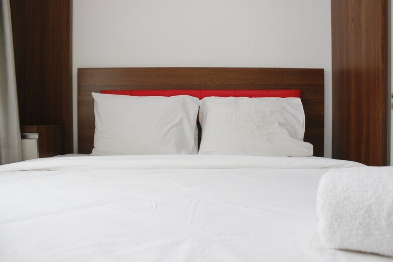Comfortable 1br Apartment At Parahyangan Residence Near Unpar